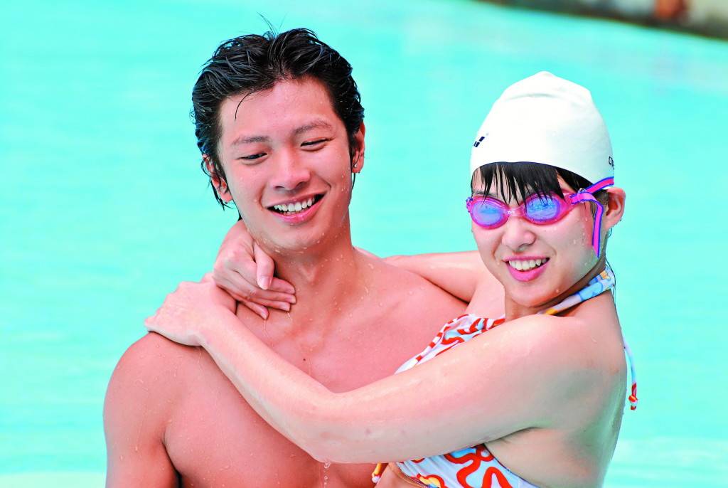 高鈞賢當選港男冠軍時只得21歲，2006年由胡杏兒主演的《肥田囍事》是高鈞賢在TVB的處男出道作。