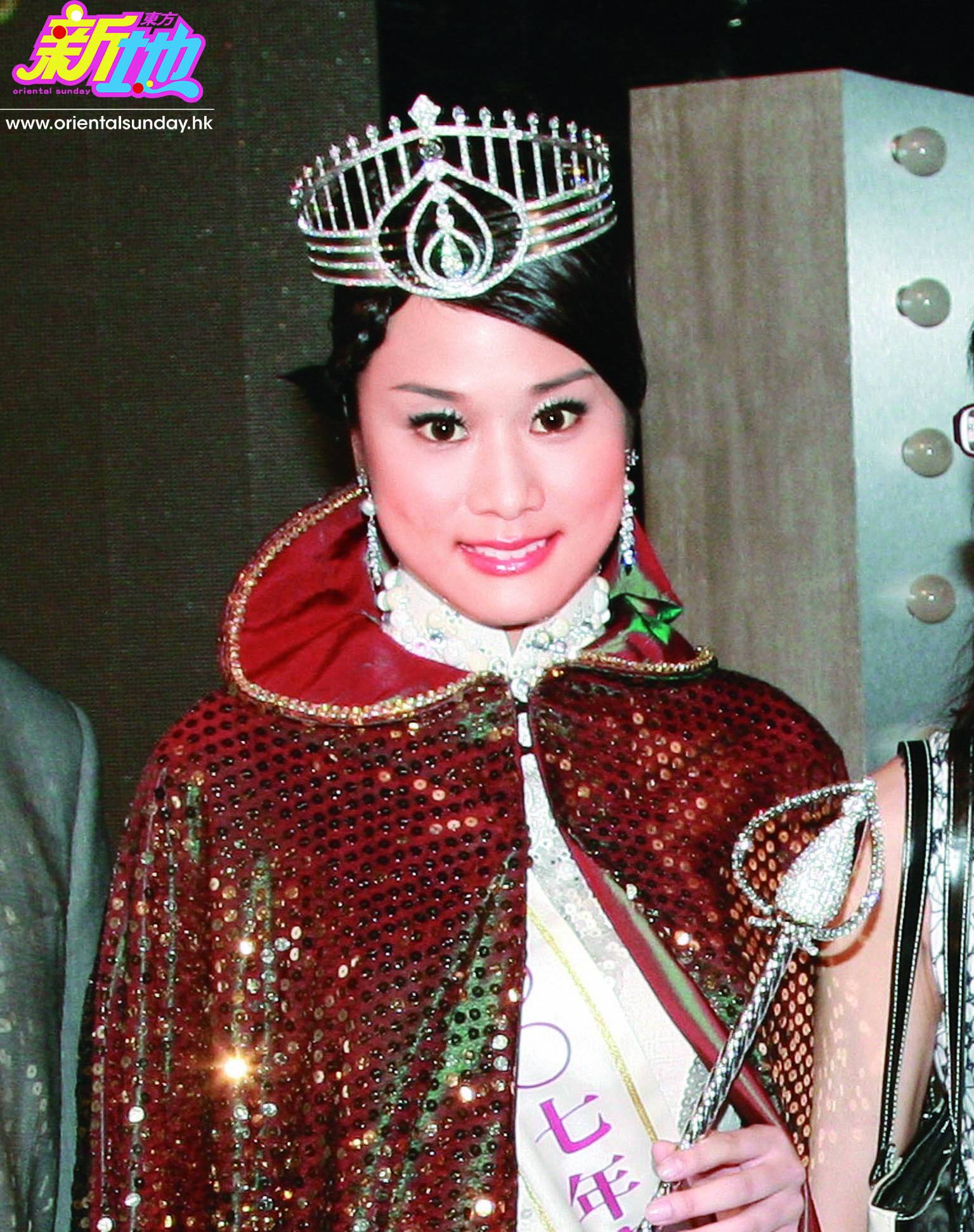 香港小姐 張嘉兒07年代表香港參加世界小姐奪完美愛心小姐及打入前16名，08年再代表香港參加國際中華小姐獲亞軍。