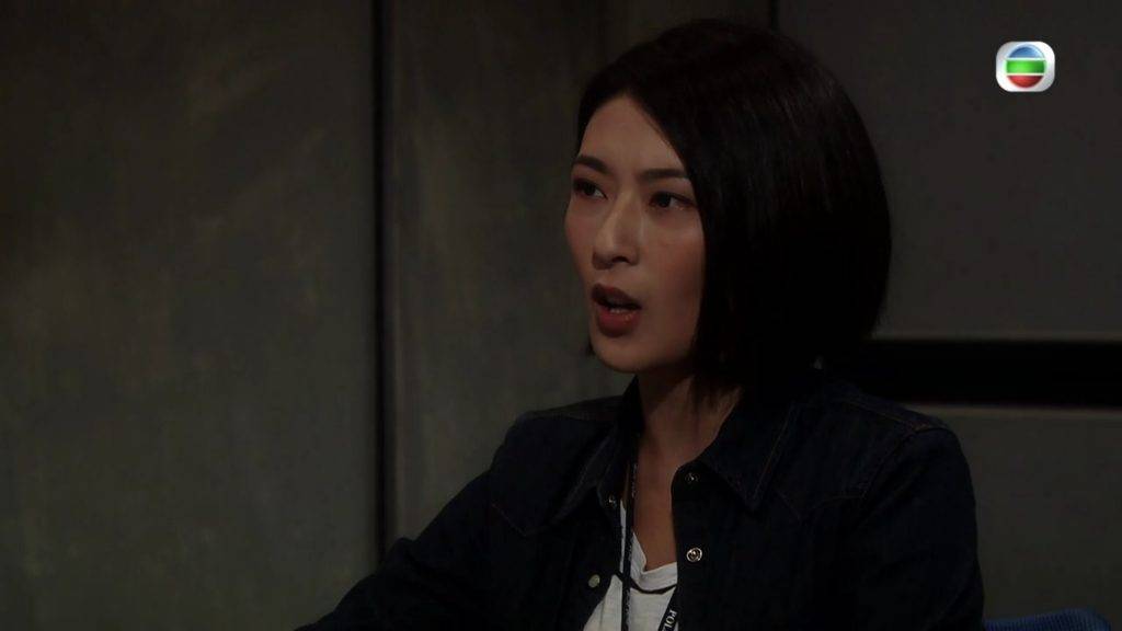  李君妍喺《心理追兇》、《鐵馬戰車》及《警犬巴打》都是飾演女警，因而被網民封TVB「御用女警」。