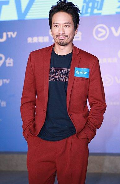 張敬軒 曾任ViuTV《全民造星》頭兩季的導師，將接棒擔任《勁歌金曲》主持。