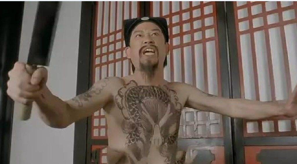 愛回家 1993年，黎彼得曾在電影《唐伯虎點秋香》中，飾演滿身紋身的華府老師，令人印象深刻。