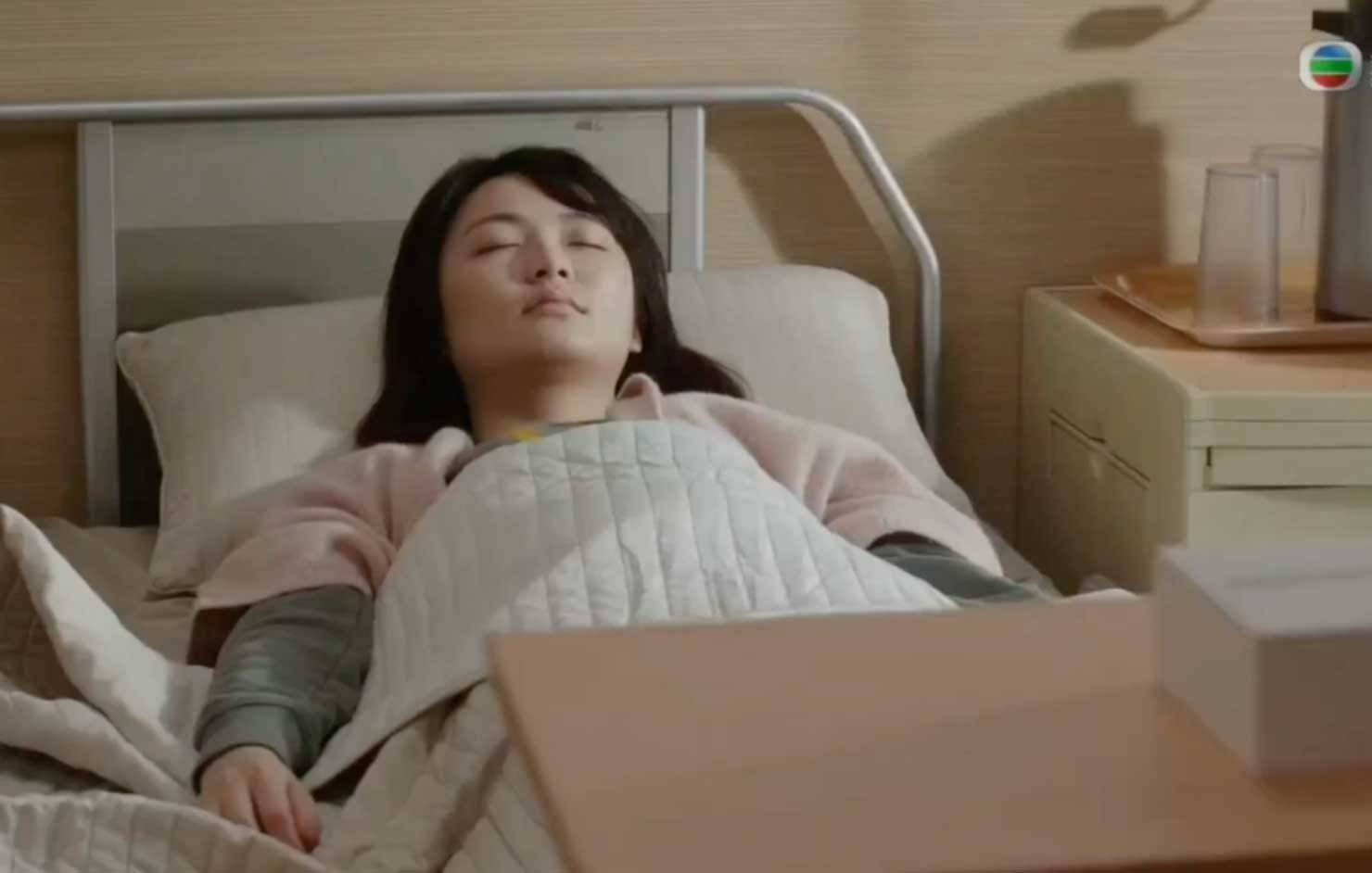 電視劇入面素顏的王卓淇，與IG賣性感開網店的造型，完全是兩個樣。