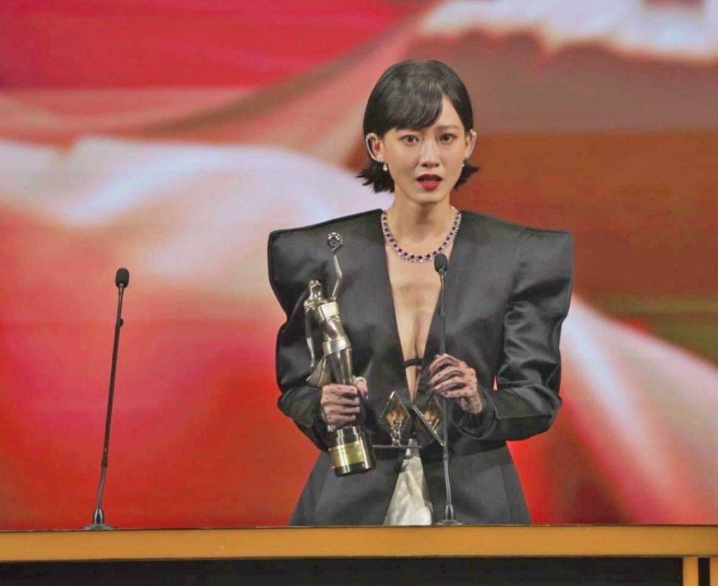 廖子妤 最佳女配角 廖子妤曾於2014年獲提名第33屆香港電影金像獎最佳新演員，其後再努力爭取演出機會，轉眼十年。