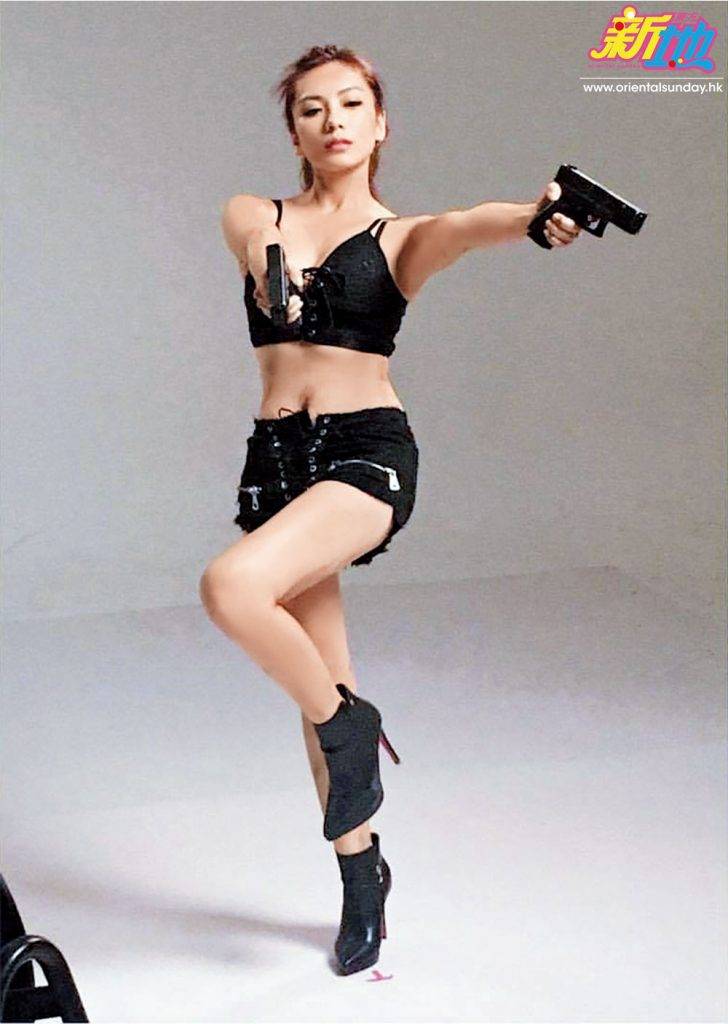 鄧洢玲 阿旦直言一直對演戲極有興趣，2017年她首次參演動作電影《 辣警霸王花2 不義之戰 》，用了三個月時間去鍛鍊拳腳功夫，更拍到周身瘀傷。