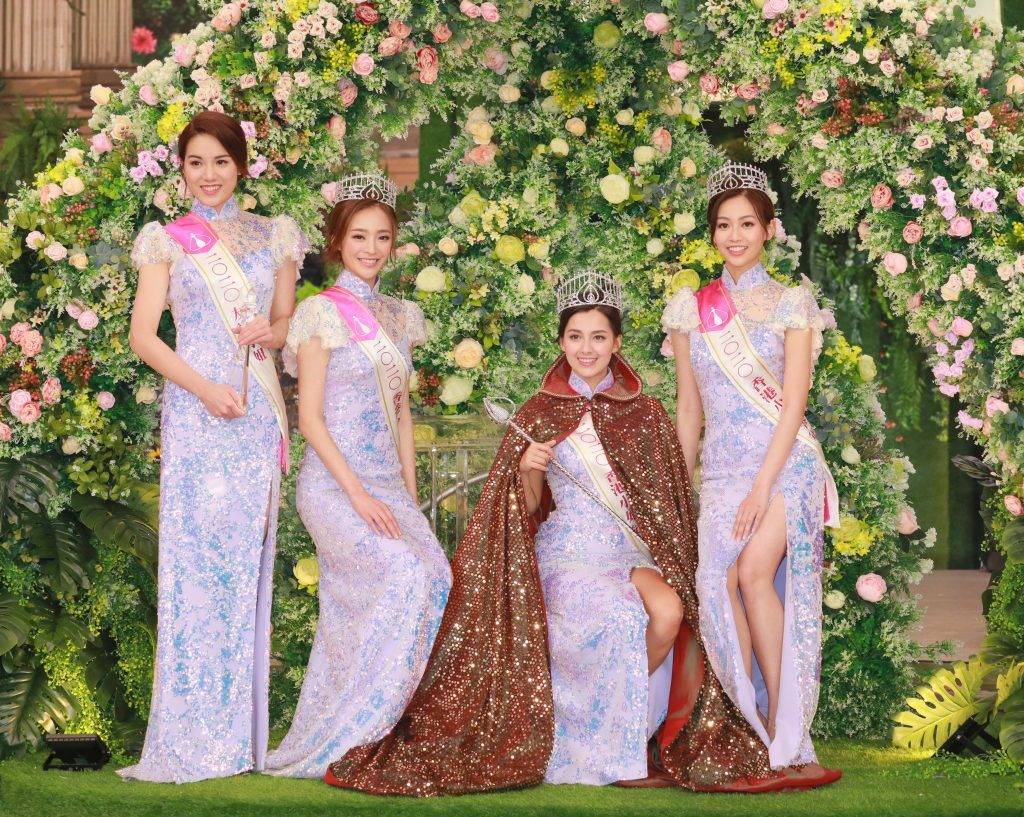 左至右，友誼小姐鄺美璇、亞軍陳楨怡、雙料冠軍謝嘉怡、季軍郭柏妍。