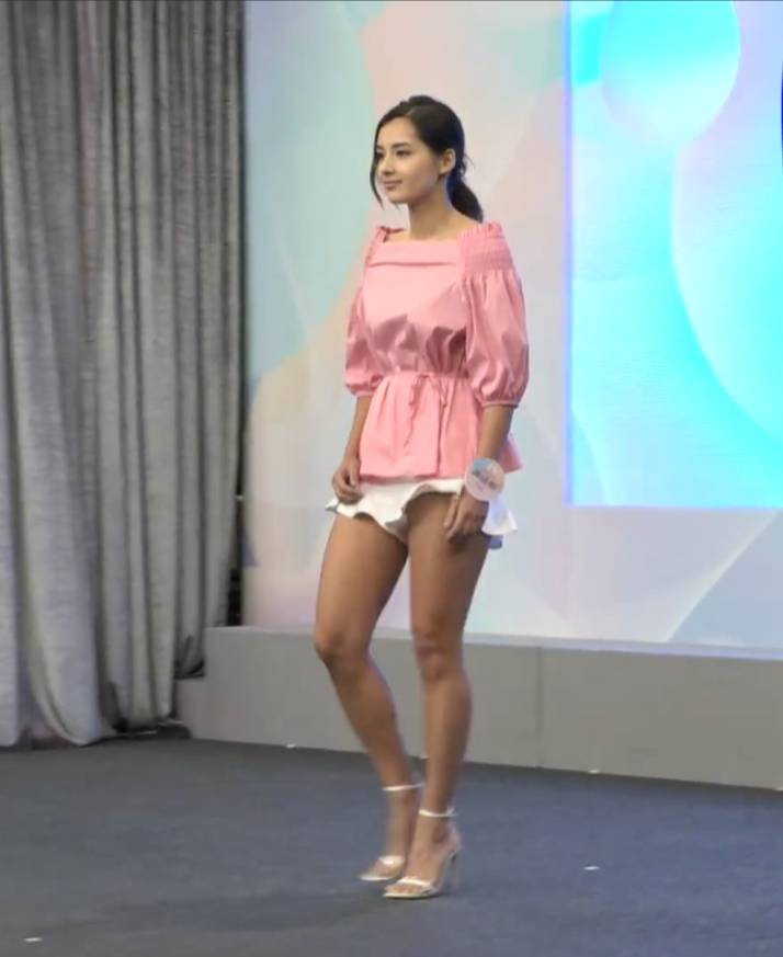 香港小姐2020 謝嘉怡以熱褲登場，大腿的確係粗咗少少，佢自己都話減肥中。