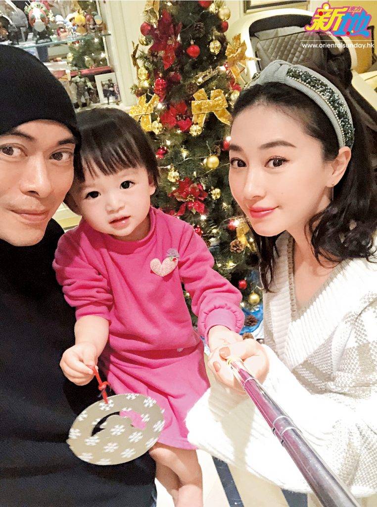  JJ於2017年為老公樊少皇誕下女兒 「小飯兜」後，在家專心相夫教女。