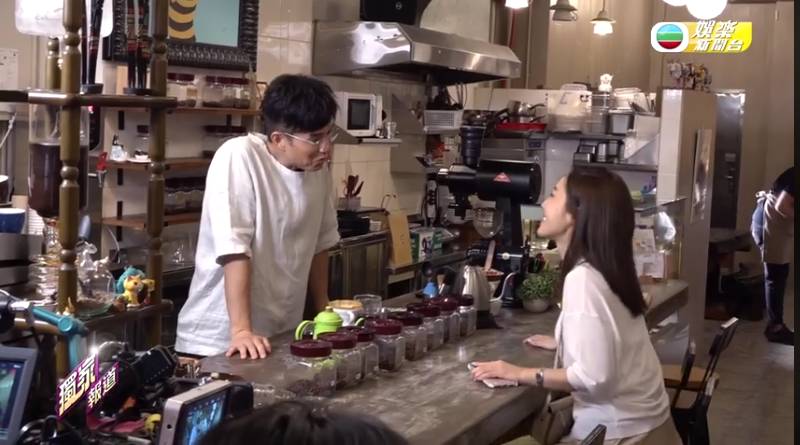 陳山聰喺《金宵大廈2》變身咖啡師，劇組專誠搵了一間別緻嘅咖啡店實地拍攝。