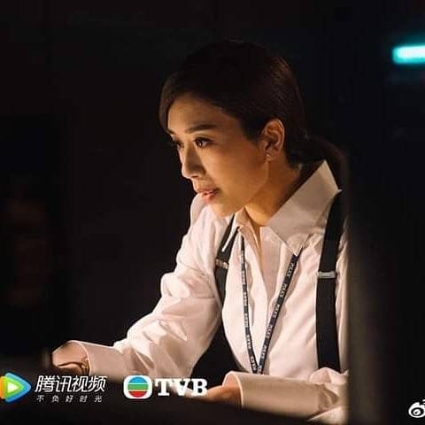 黃智雯飾演Handler，也是蔡思貝和林峯的上司。