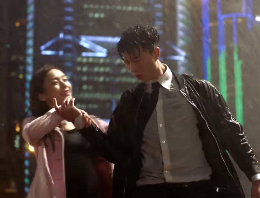踩過界2 王浩信和上一輯女主角李佳芯在雨中跳舞，令觀眾留下深刻印象。