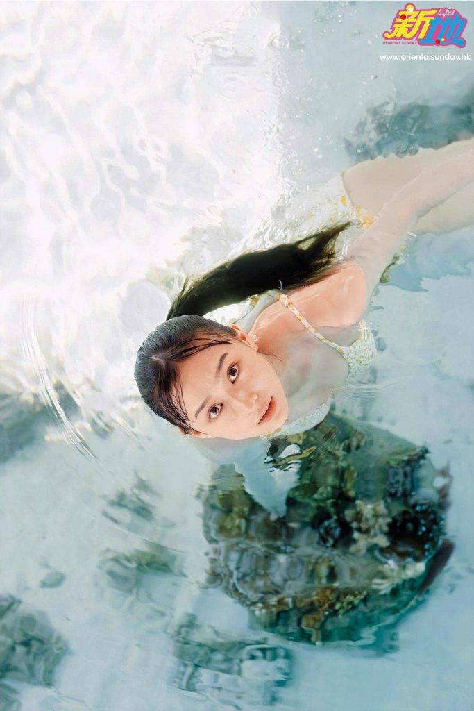  鈴木絢音今次寫真集在大溪地中的大溪地島和茉莉亞島取景拍攝，她笑指自己是在乃木坂46所有成員中，拍攝寫真集時游得最多水的一個。