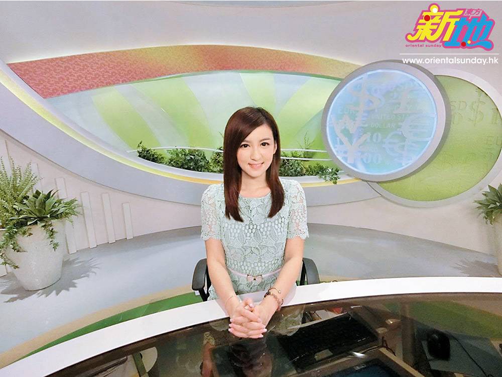  陳嘉倩自2014年加入無綫，開始擔任無綫《 新聞提要 》及《 天氣報告 》主播，2016年更開始主持《 香港早晨 》節目，直到2017年她離開無綫，到香港浸會大學進修國際新聞文學碩士課程。