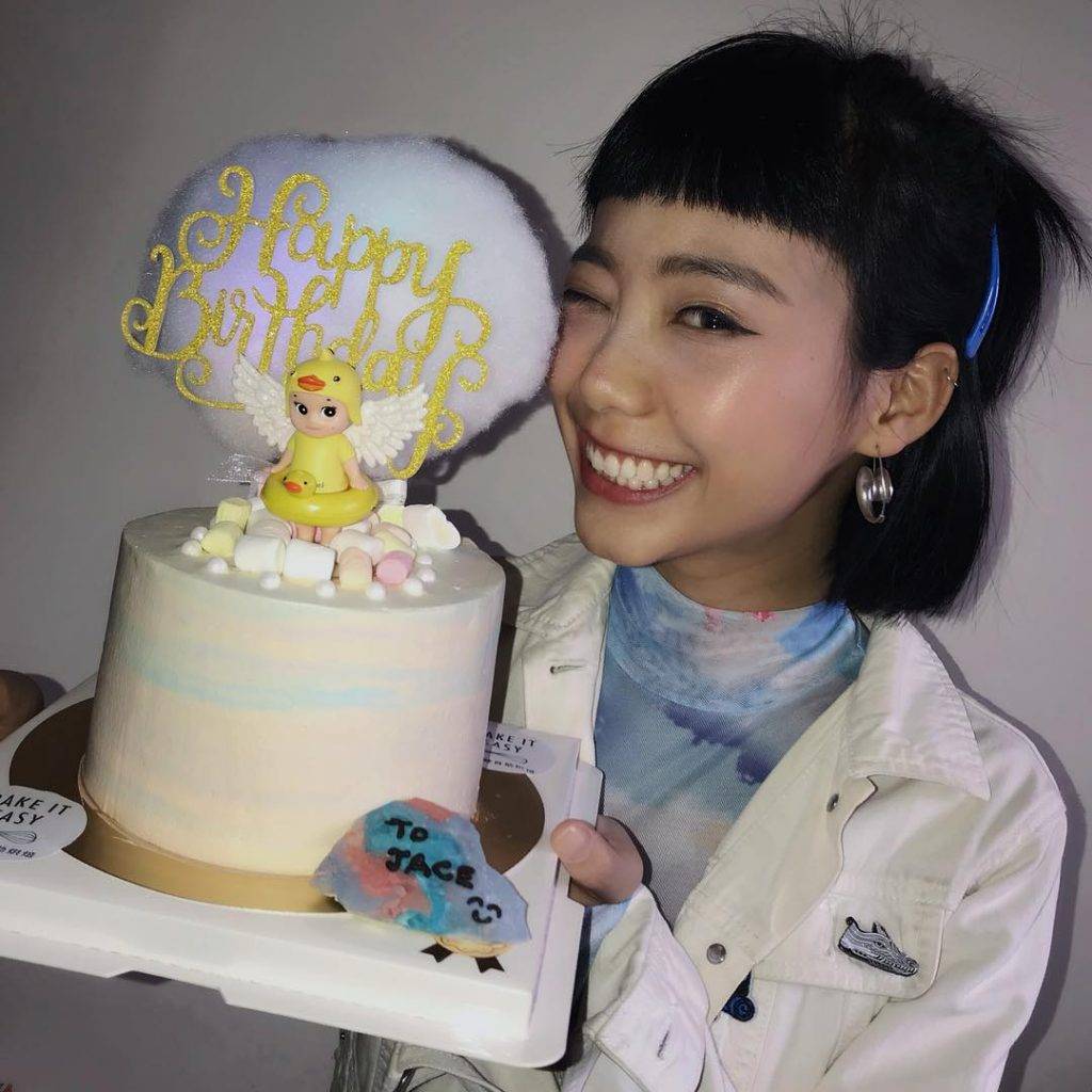 顧定軒 收到陳健朗送的自製生日蛋糕，陳凱詠當時表示驚喜到「又哭又笑」。