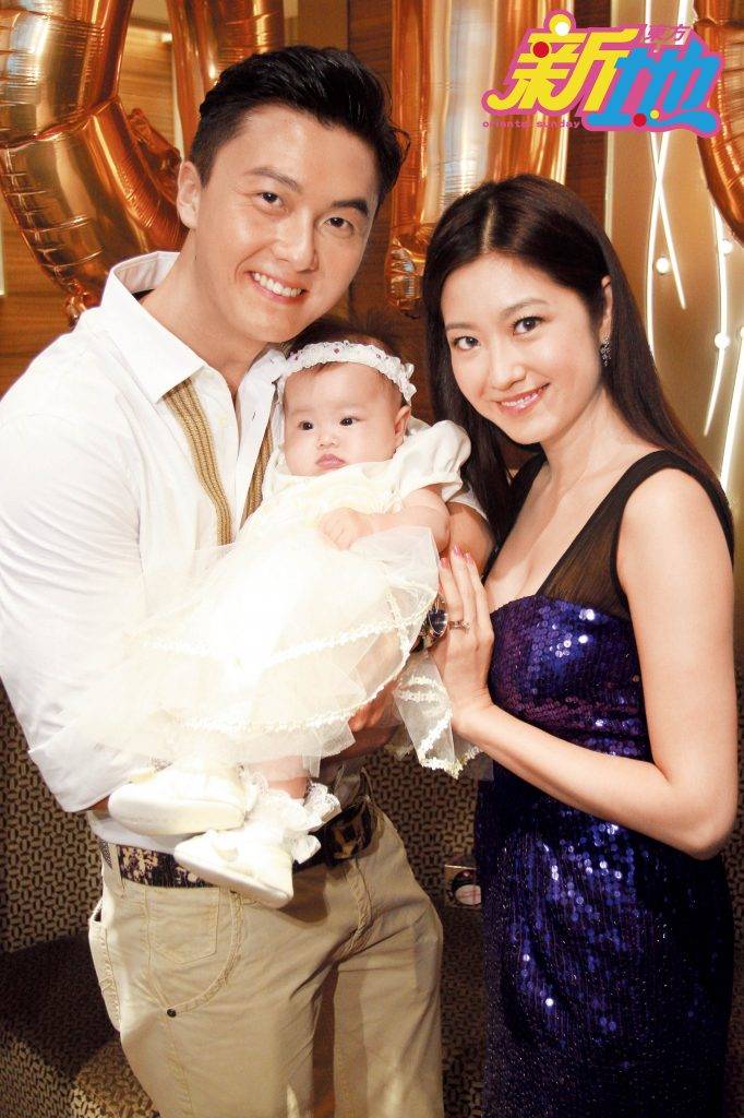 陳自瑤 陳自瑤婚後「封咪」，2012年8月爲女兒搞百日宴，YoYo才獲恩准稍作性感打扮。