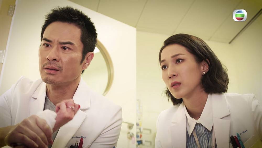 香港影視娛樂博覽2021 《兒科醫生》改名《星空下的仁醫》，靈感相信取自鄭嘉穎2006年舊作《天幕下的戀人》。