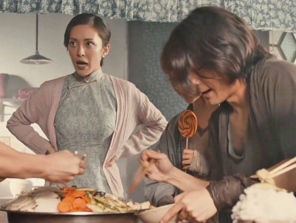 與2004版林文龍、郭可盈飾演的「陳大蝦夫婦」不同，預告片入面十兄弟只有阿媽。