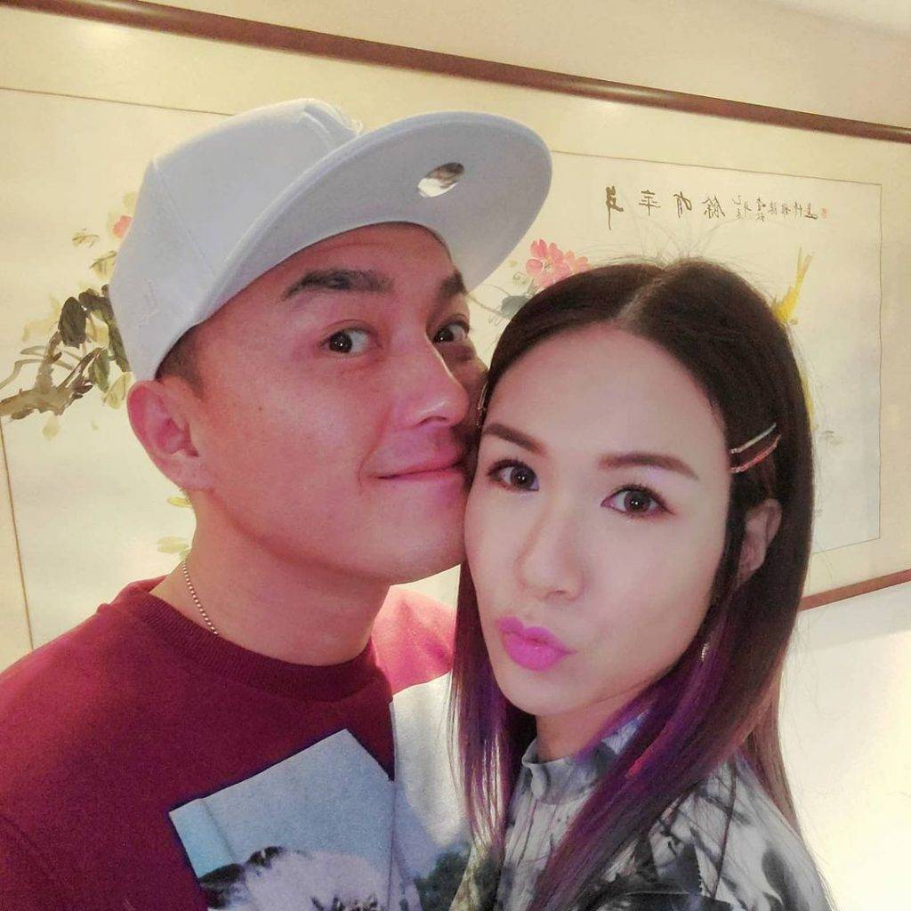 楊明 2016年，楊明被傳媒拍到同莊思明拍拖，並順勢公開戀情，二人愛得高調。