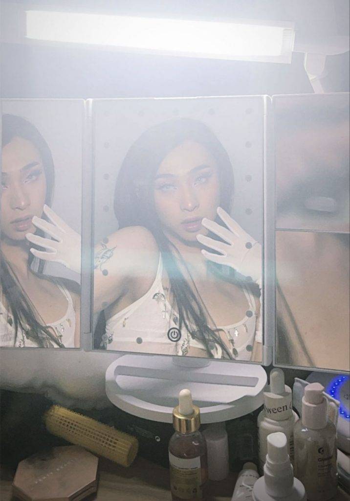 庾澄慶 哈林 小哈利自己亦有晒出今次著女裝影相前的化妝照。