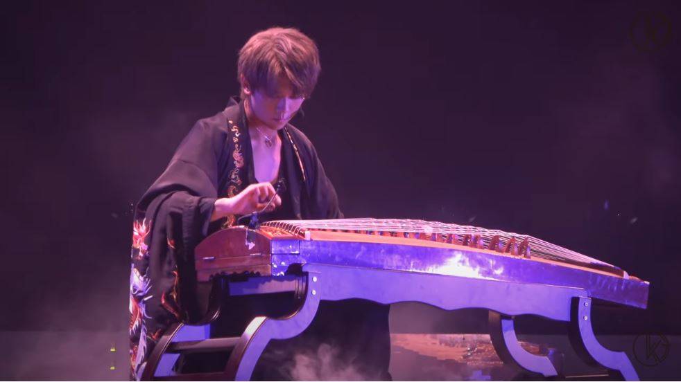 MIRROR演唱會 姜濤為了這個演唱會學古箏。