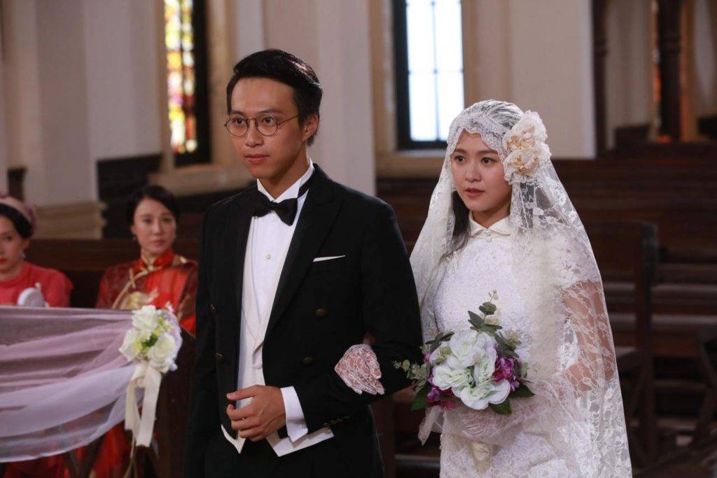 江嘉敏 江嘉敏與坤哥去年於無綫劇《大醬園》演夫妻，仲有床戲。