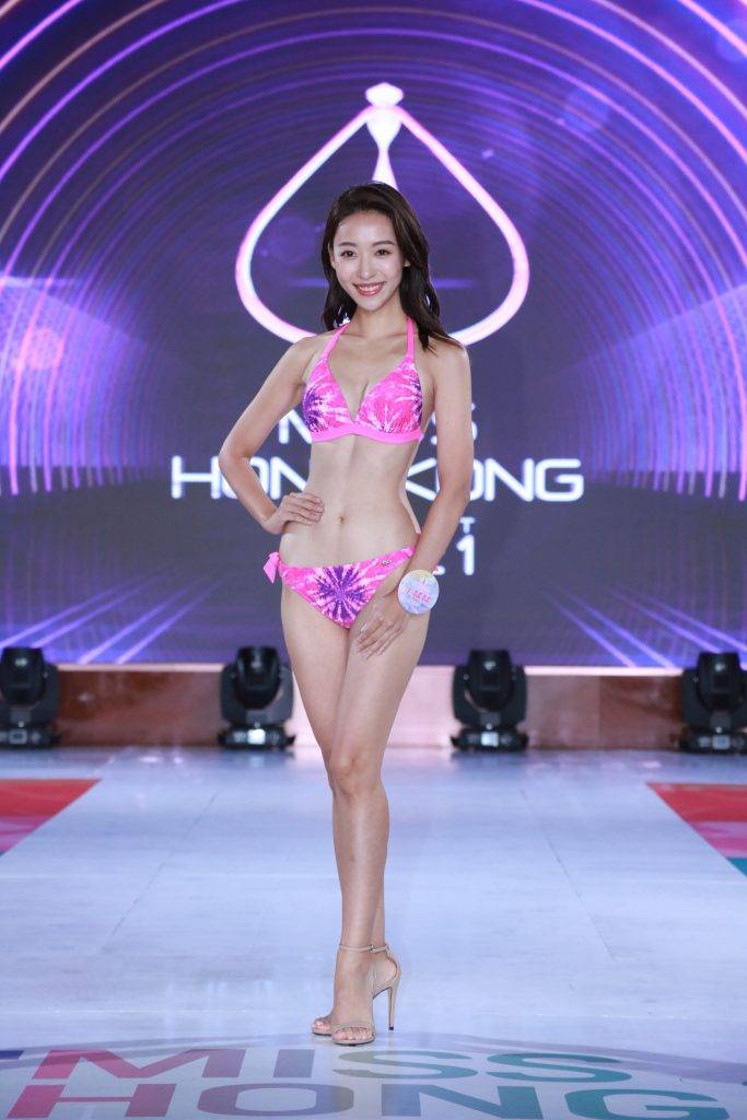 香港小姐2021 王嫿嫿 Anna Wang)，25歲，大學生，身高166cm，體重44.5kg。