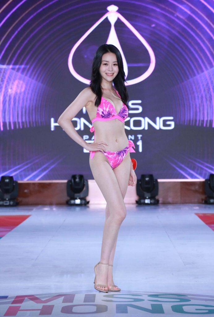 香港小姐2021 余曉蕙 Angel Yu)，24歲，大學畢業，身高160cm，體重41.5kg。