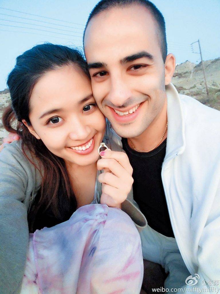 2012年Nima和張茆到希臘旅行，並向對方求婚成功。