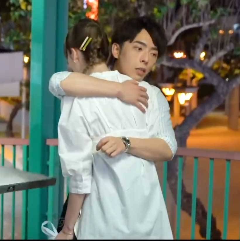 阿田再擁抱梓芊，這一幕正好被阿牧撞見⋯⋯（圖片來源：ViuTV）
