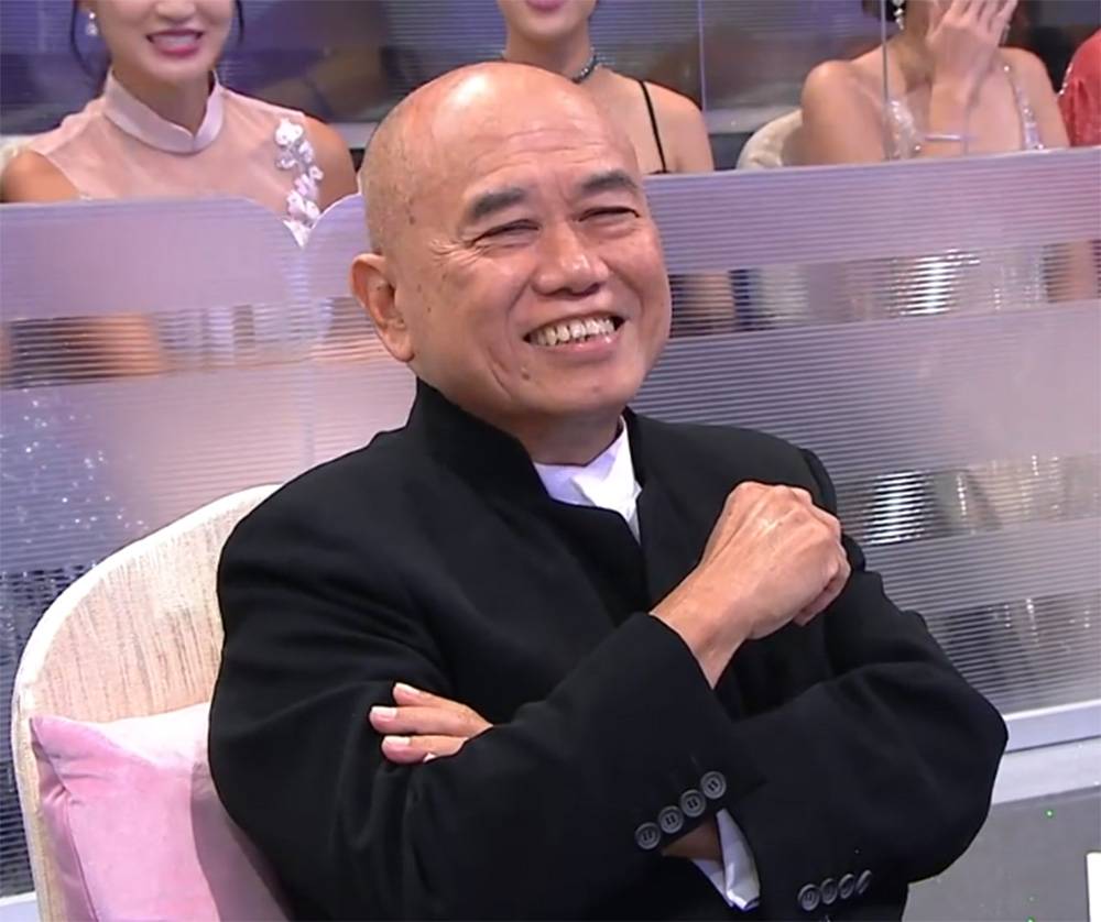 余錦基被逗到展露笑容。（圖片來源：TVB）