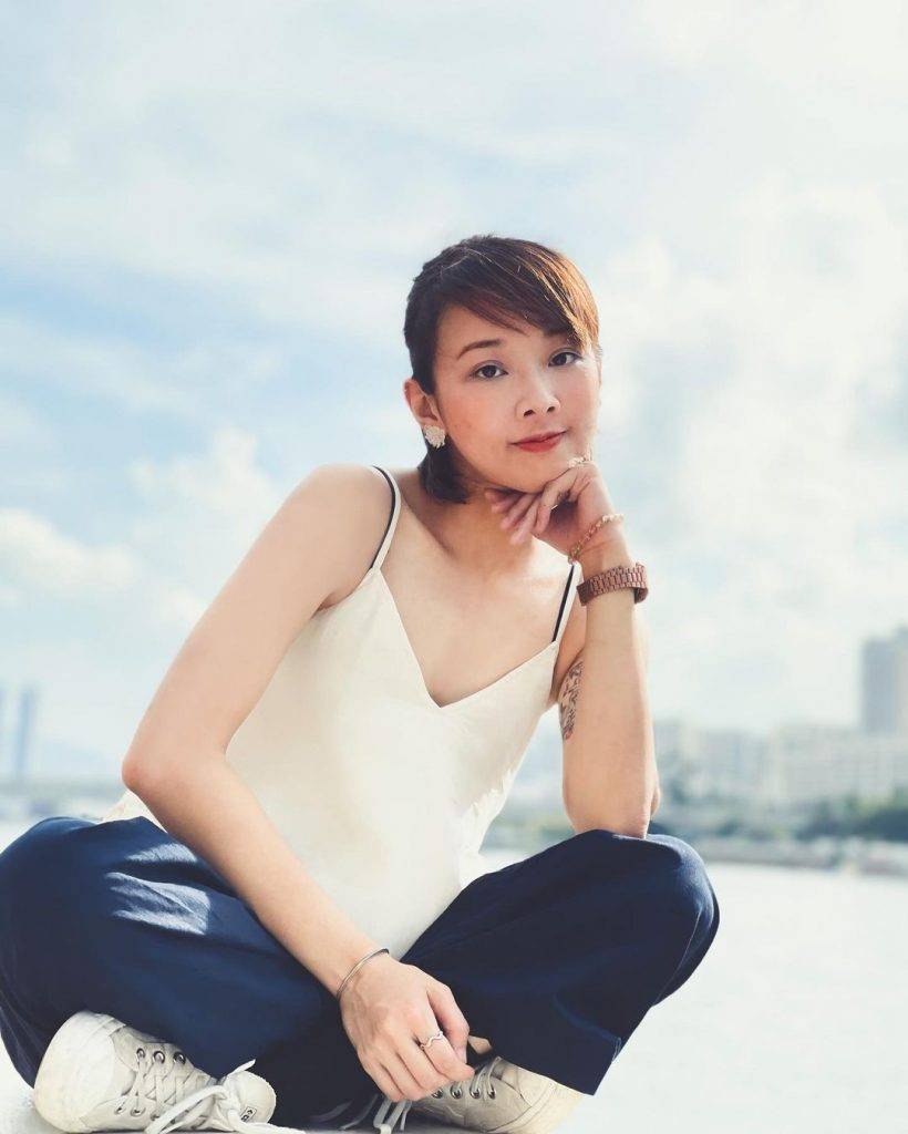 全民造星4 Jackie曾組成女子組合「易劉」，在網上大展歌喉。