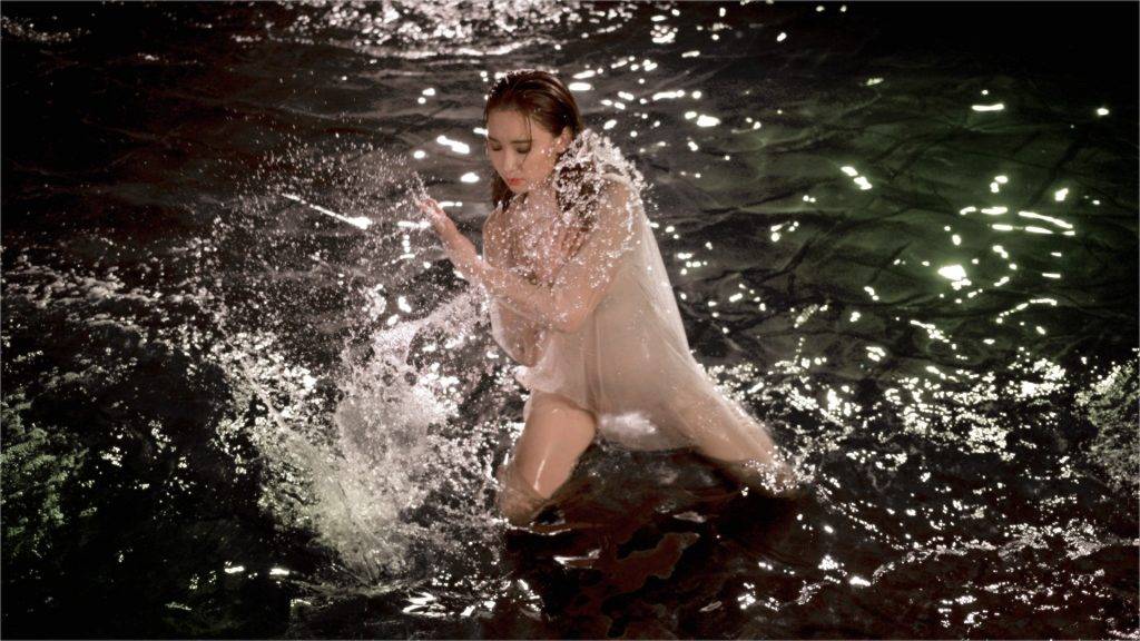 香港小姐2021 關楓馨濕身玩水造型最靚 12佳麗中最突出 網民質疑：佢有優待？