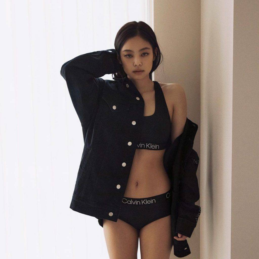 Jennie@BLACKPINK公開CK內衣代言照　成首位韓國人巨型廣告牌登錄侯斯頓大街