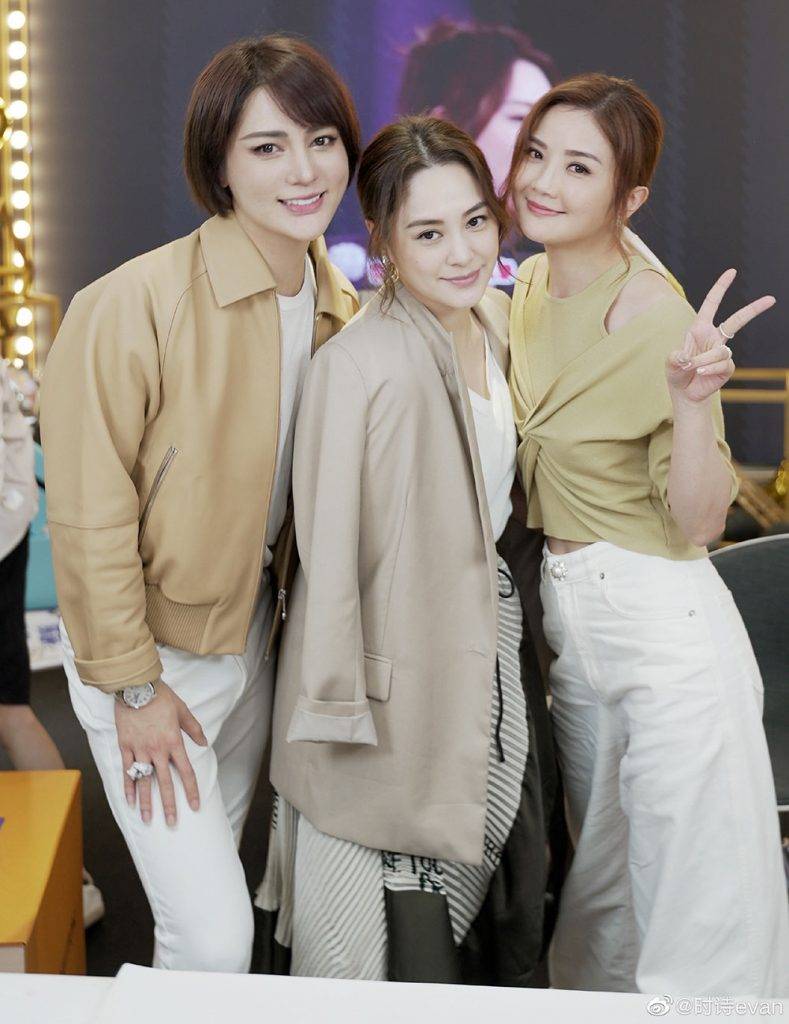  早前「時大漂亮」都邀請過Twins鍾欣潼阿嬌）和蔡卓妍阿Sa）做直播。
