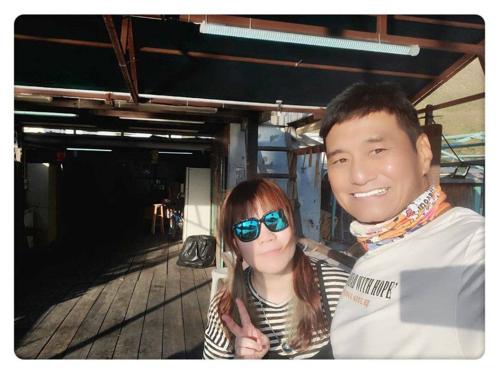 張明偉 鍾凱琪直言感激劇中「爸爸」王俊棠對她照顧有加，又帶她去大澳玩，吃了很多很多好吃的海鲜。