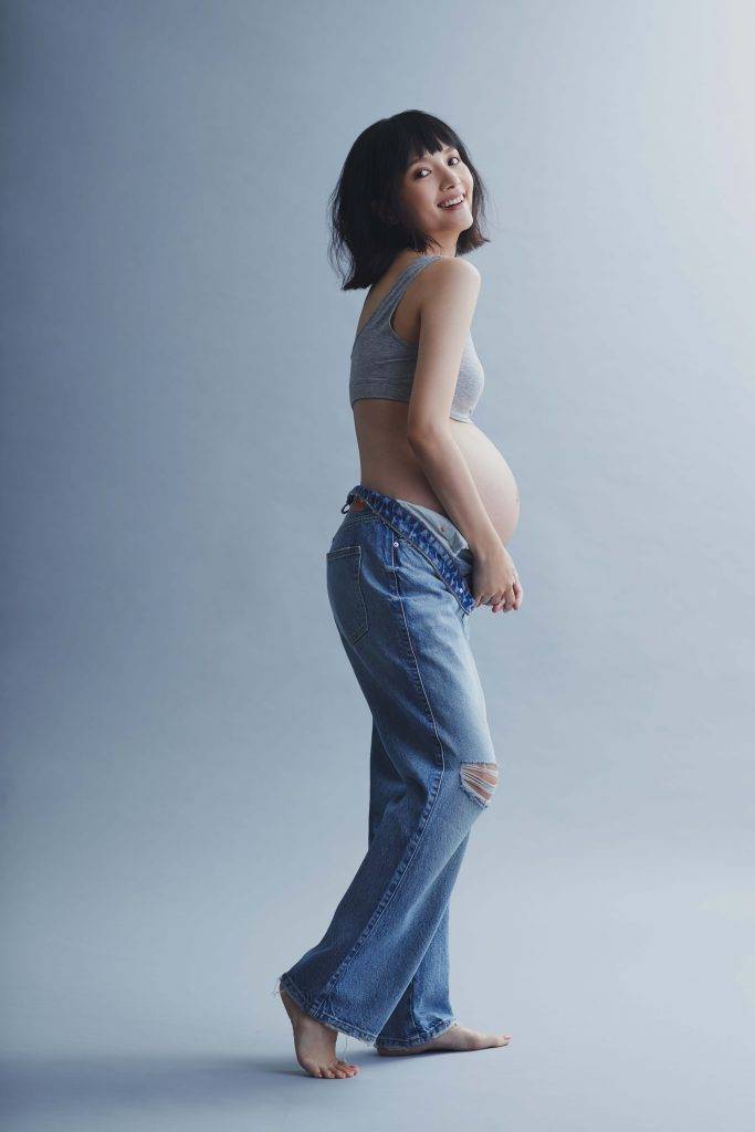 楊茜堯 陳嘉寶懷胎九個月零孕味 聖誕卸貨晒巨肚孕照