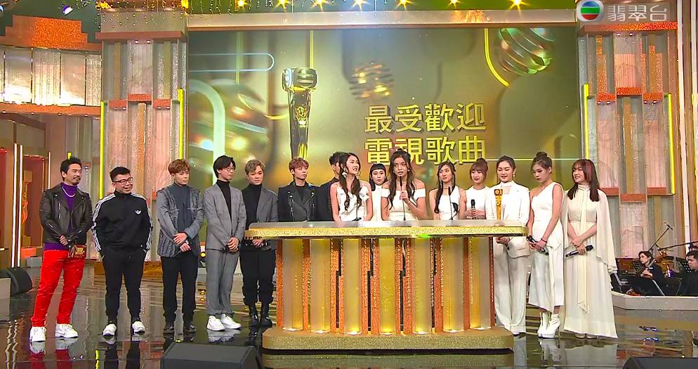 萬千星輝頒獎典禮2021 星夢眾學員獻唱得奬歌曲。