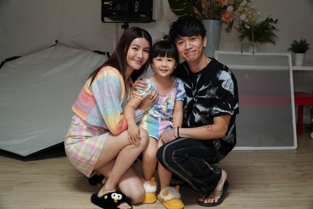 反起跑線聯盟 陳欣妍與林家熙在劇中飾演夫妻，是劇中最年輕的一對。
