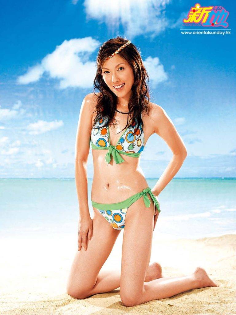 江芷妮 在無綫做藝人期間，江芷妮都拍過三點式性感廣告。
