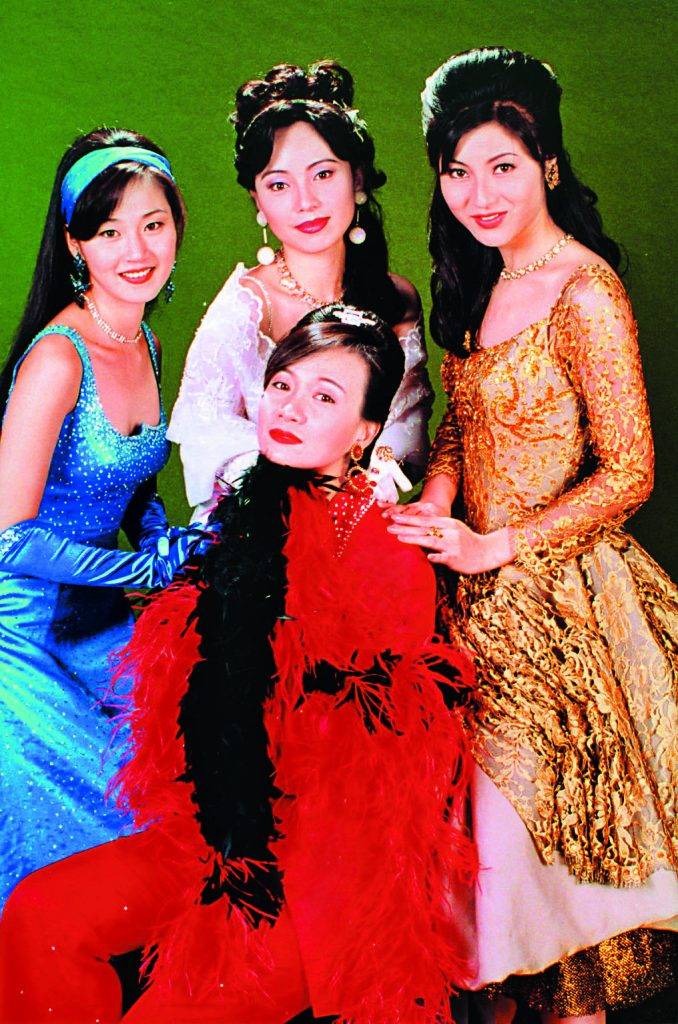江華 當年的亞視劇《我和春天有個約會》由鄧萃雯、萬綺雯、商天娥及蔡曉儀主演。