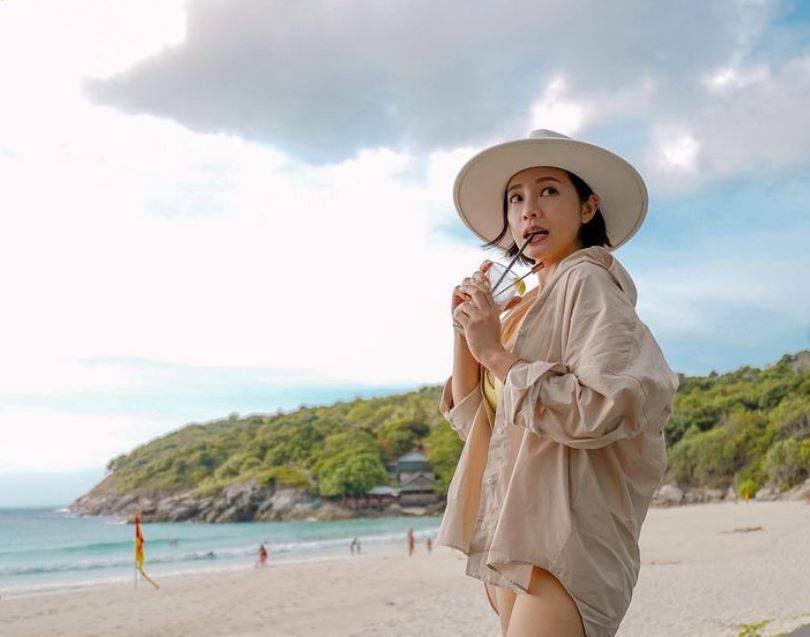 陳芷尤 陳芷尤早前到泰國布吉旅行，拍下不少沙灘照。