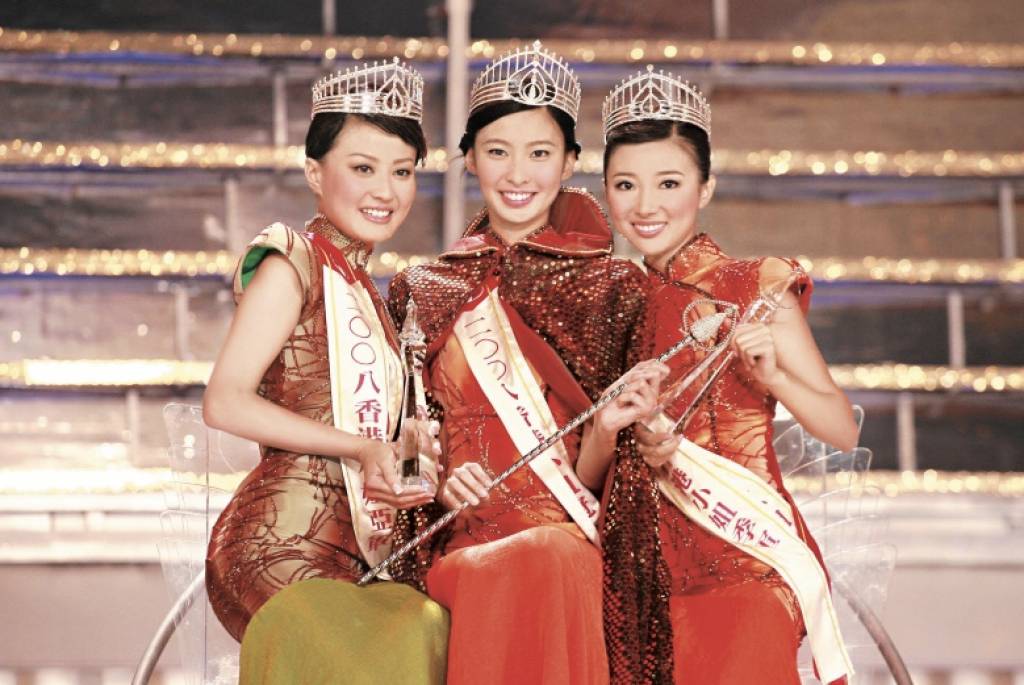 家境富裕嘅張舒雅當選2008年香港小姐冠軍