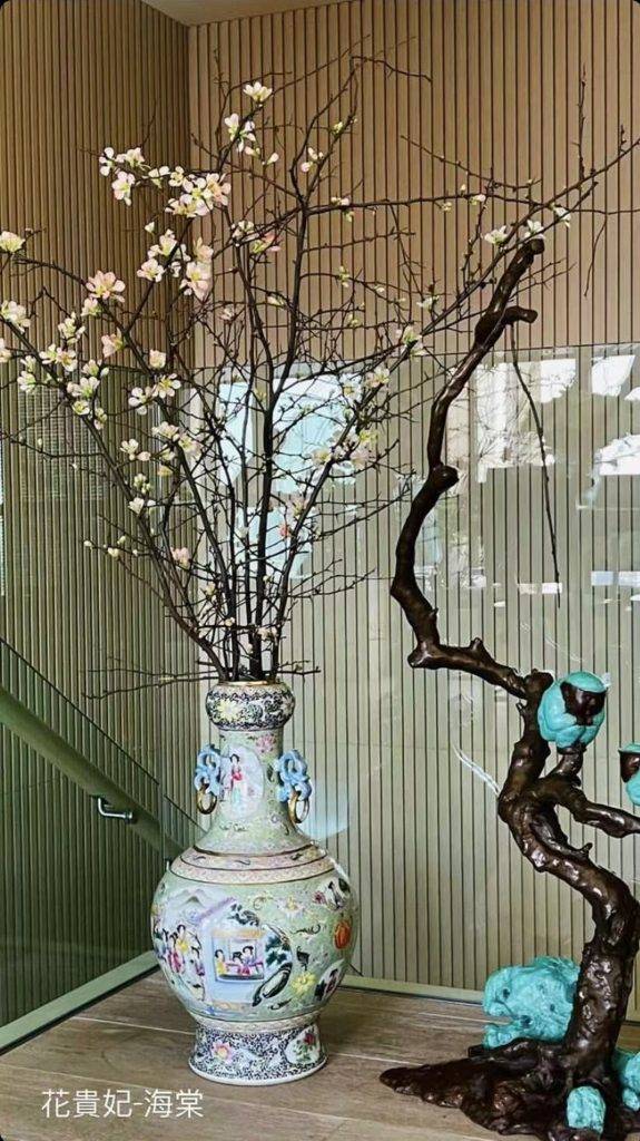 劉嘉玲 價值5千萬港元的古董花樽劉嘉玲照用嚟插花。
