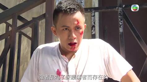 高海寧 《城寨英雄》飾演小智的李日昇獲網民激讚，見他俾人打到變豬頭，嘔住血都要去保護鑫鑫，令觀眾動容。