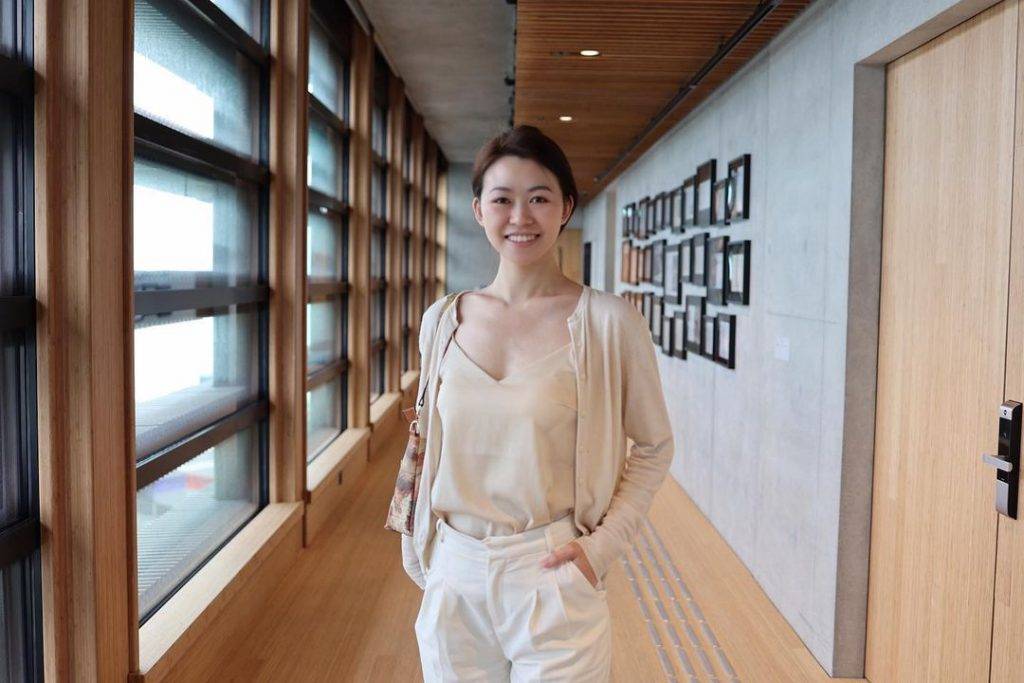2022香港小姐 Cherry日前參觀西九文化區M+，罕有性感。