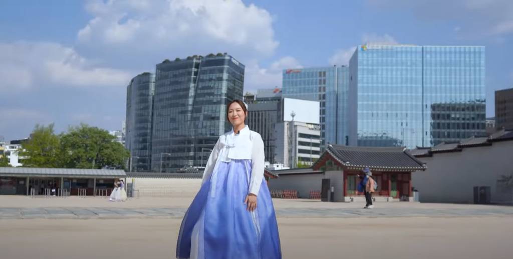 鄭金鈴 鄭金玲穿上韓服，為開電視拍攝《重新出發》旅遊節目