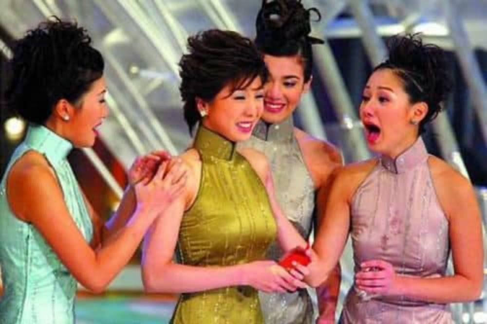 香港小姐 當年胡家惠曾代表香港去日本參加國際小姐競選，最終贏得國際友誼小姐獎。