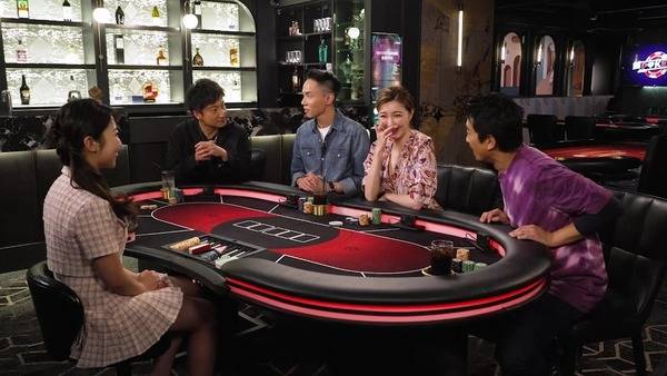 吳若希 虐待 吳若希來到Poker枱上仍改不了大笑姑婆本色，更多次大叫擾亂Alex、方力申及Eric等對手。