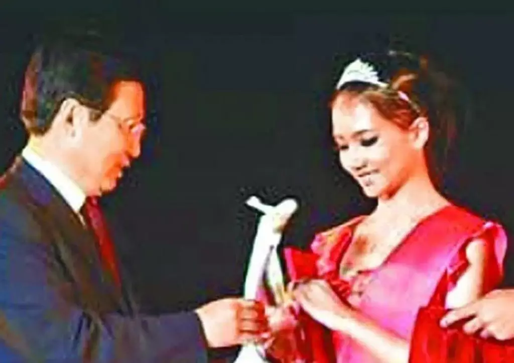 劉溫馨 白色強人2 又贏過內地「金石小姐」冠軍。