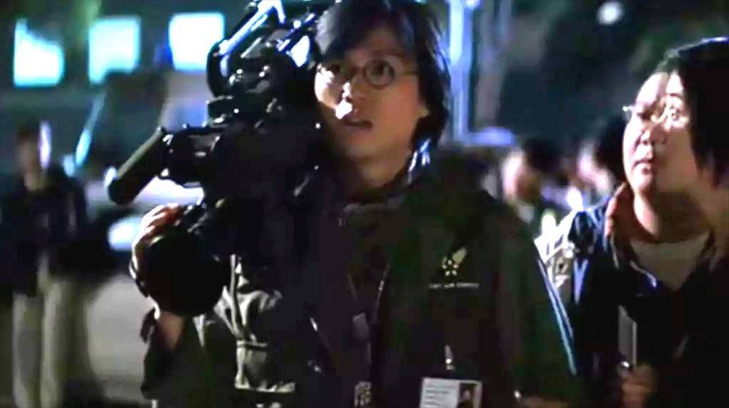 錢嘉樂 黃子華在電影《霹靂火》扮演攝影師，與袁詠儀最多對手戲。