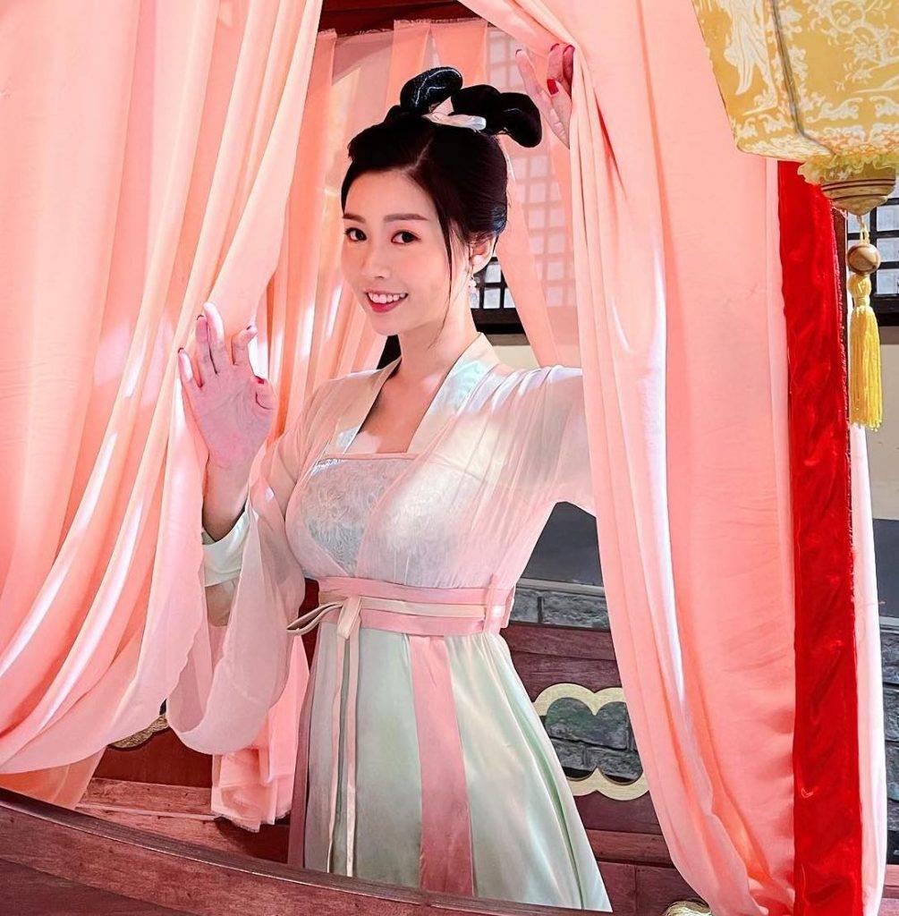 波波黃婧靈 痞子殿下 29歲李芷晴演青樓女子粉黛，睇到網民狂派心心眼。